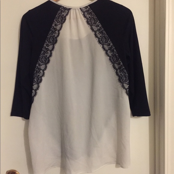 Blouse shirt with lace detail - Picture 2 of 4